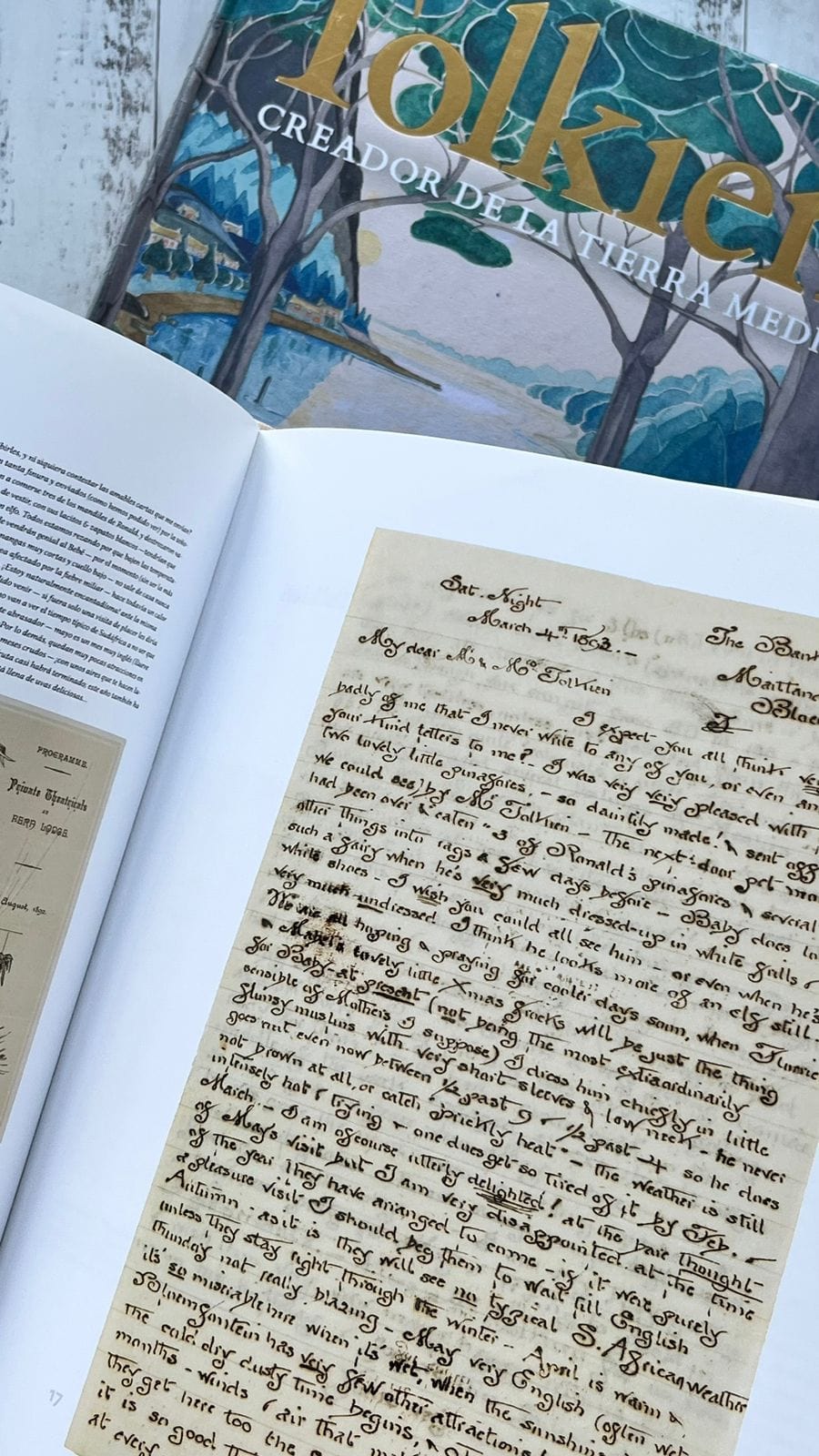 Catherine Mcilwaine LITERATURA FANTÁSTICA TOLKIEN. CREADOR DE LA TIERRA MEDIA